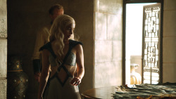 extant_GameOfThrones_4x07-Mockingbird_3374