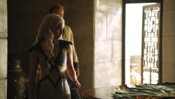 extant_GameOfThrones_4x07-Mockingbird_3375