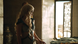 extant_GameOfThrones_4x07-Mockingbird_3380