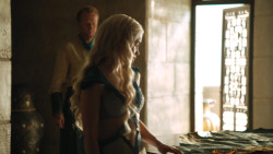 extant_GameOfThrones_4x07-Mockingbird_3382