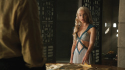 extant_GameOfThrones_4x07-Mockingbird_3416