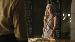 extant_GameOfThrones_4x07-Mockingbird_3424