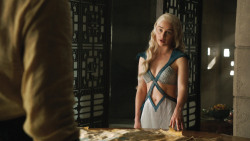 extant_GameOfThrones_4x07-Mockingbird_3443
