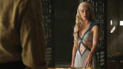 extant_GameOfThrones_4x07-Mockingbird_3458