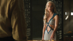 extant_GameOfThrones_4x07-Mockingbird_3464