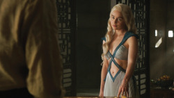 extant_GameOfThrones_4x07-Mockingbird_3477