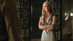 extant_GameOfThrones_4x07-Mockingbird_3516