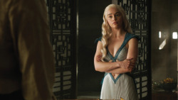 extant_GameOfThrones_4x07-Mockingbird_3522