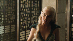 extant_GameOfThrones_4x07-Mockingbird_3556