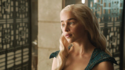 extant_GameOfThrones_4x07-Mockingbird_3676