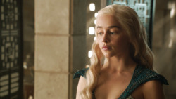 extant_GameOfThrones_4x07-Mockingbird_3678