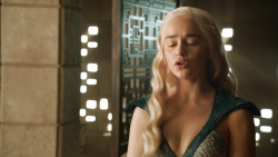 extant_GameOfThrones_4x07-Mockingbird_3683