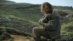 extant_GameOfThrones_4x07-Mockingbird_3758