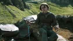 extant_GameOfThrones_4x07-Mockingbird_3772