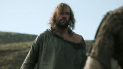 extant_GameOfThrones_4x07-Mockingbird_3803
