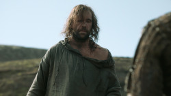 extant_GameOfThrones_4x07-Mockingbird_3807