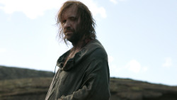 extant_GameOfThrones_4x07-Mockingbird_3830