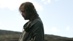 extant_GameOfThrones_4x07-Mockingbird_3834