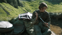 extant_GameOfThrones_4x07-Mockingbird_3844