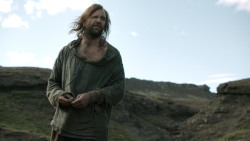 extant_GameOfThrones_4x07-Mockingbird_3852