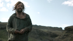 extant_GameOfThrones_4x07-Mockingbird_3881
