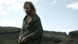 extant_GameOfThrones_4x07-Mockingbird_3883