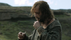 extant_GameOfThrones_4x07-Mockingbird_3902