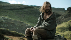 extant_GameOfThrones_4x07-Mockingbird_3959