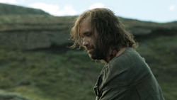 extant_GameOfThrones_4x07-Mockingbird_4030