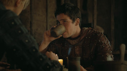 extant_GameOfThrones_4x07-Mockingbird_4213