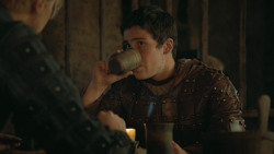 extant_GameOfThrones_4x07-Mockingbird_4214