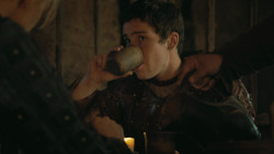 extant_GameOfThrones_4x07-Mockingbird_4224