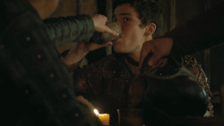 extant_GameOfThrones_4x07-Mockingbird_4226