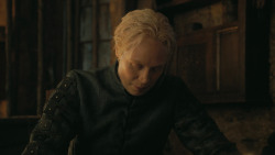 extant_GameOfThrones_4x07-Mockingbird_4386