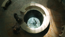 extant_GameOfThrones_4x07-Mockingbird_6827