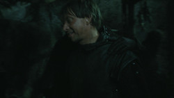 extant_GameOfThrones_4x08-TheMountainAndTheViper_0037
