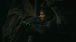 extant_GameOfThrones_4x08-TheMountainAndTheViper_0336