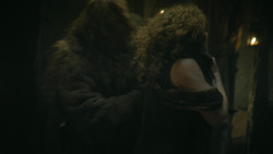 extant_GameOfThrones_4x08-TheMountainAndTheViper_0339