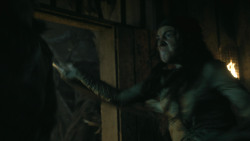 extant_GameOfThrones_4x08-TheMountainAndTheViper_0359