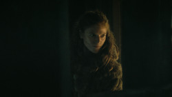 extant_GameOfThrones_4x08-TheMountainAndTheViper_0369