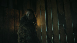 extant_GameOfThrones_4x08-TheMountainAndTheViper_0374
