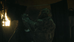 extant_GameOfThrones_4x08-TheMountainAndTheViper_0377