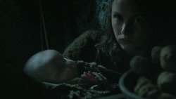 extant_GameOfThrones_4x08-TheMountainAndTheViper_0411
