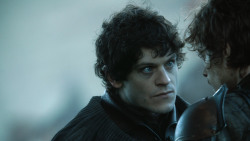 extant_GameOfThrones_4x08-TheMountainAndTheViper_1209