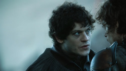 extant_GameOfThrones_4x08-TheMountainAndTheViper_1210