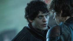 extant_GameOfThrones_4x08-TheMountainAndTheViper_1239