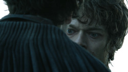 extant_GameOfThrones_4x08-TheMountainAndTheViper_1244