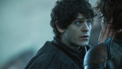 extant_GameOfThrones_4x08-TheMountainAndTheViper_1267