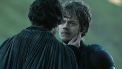 extant_GameOfThrones_4x08-TheMountainAndTheViper_1269