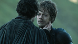 extant_GameOfThrones_4x08-TheMountainAndTheViper_1271